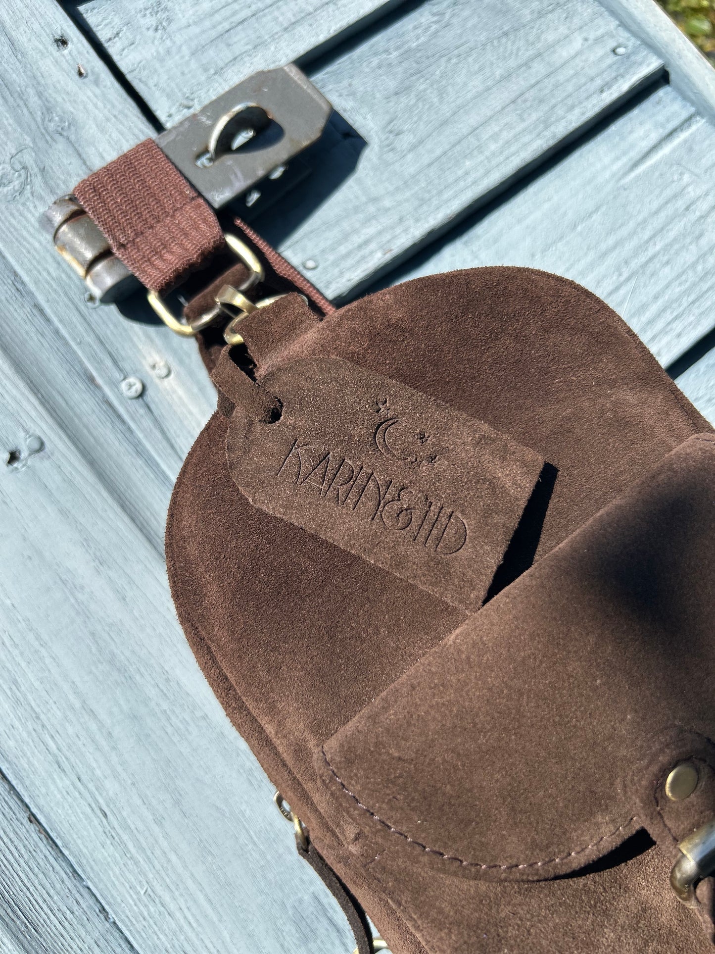 DABACHI - Cross Body Pack (Adventure, but make it stylish)