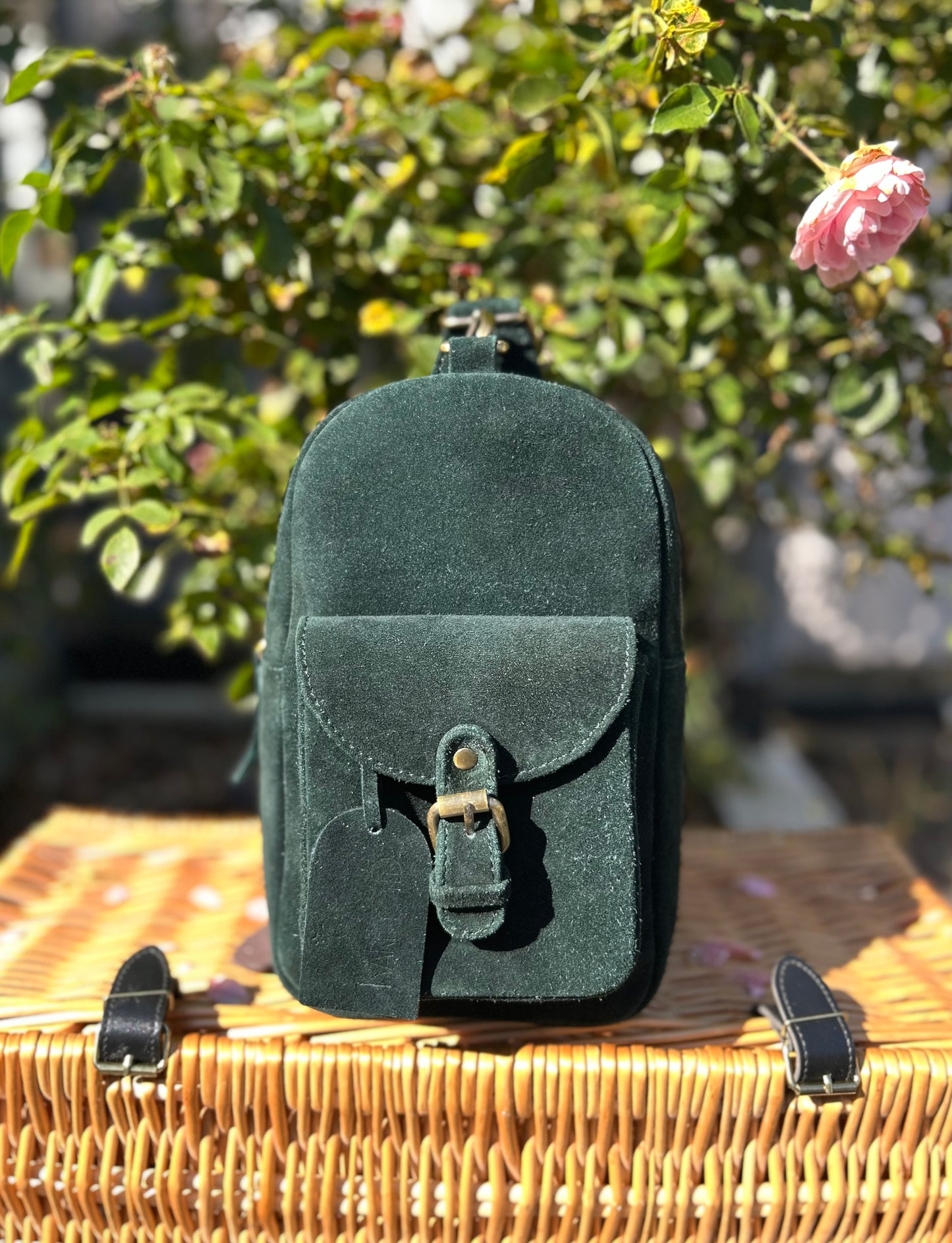 DABACHI - Cross Body Pack (Adventure, but make it stylish)