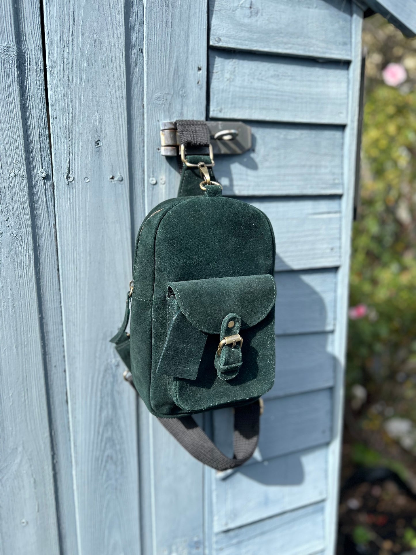 DABACHI - Cross Body Pack (Adventure, but make it stylish)