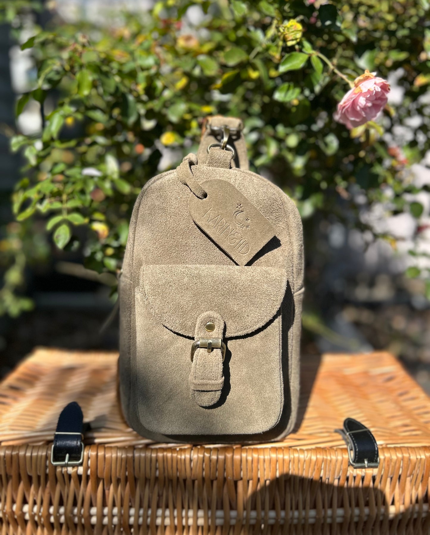 DABACHI - Cross Body Pack (Adventure, but make it stylish)