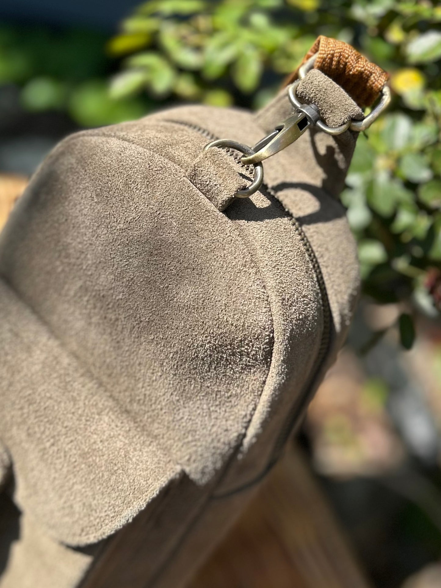 DABACHI - Cross Body Pack (Adventure, but make it stylish)