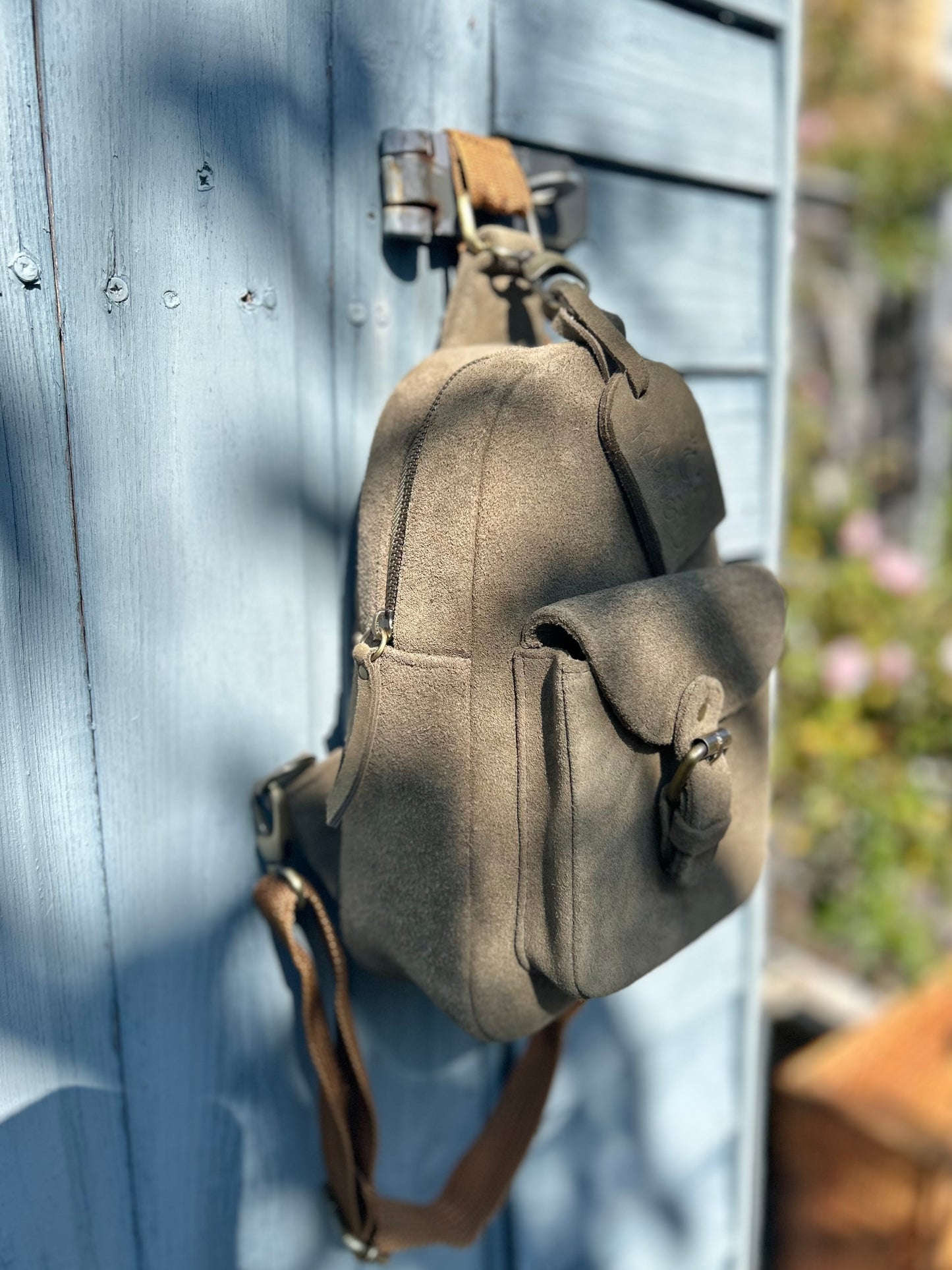 DABACHI - Cross Body Pack (Adventure, but make it stylish)