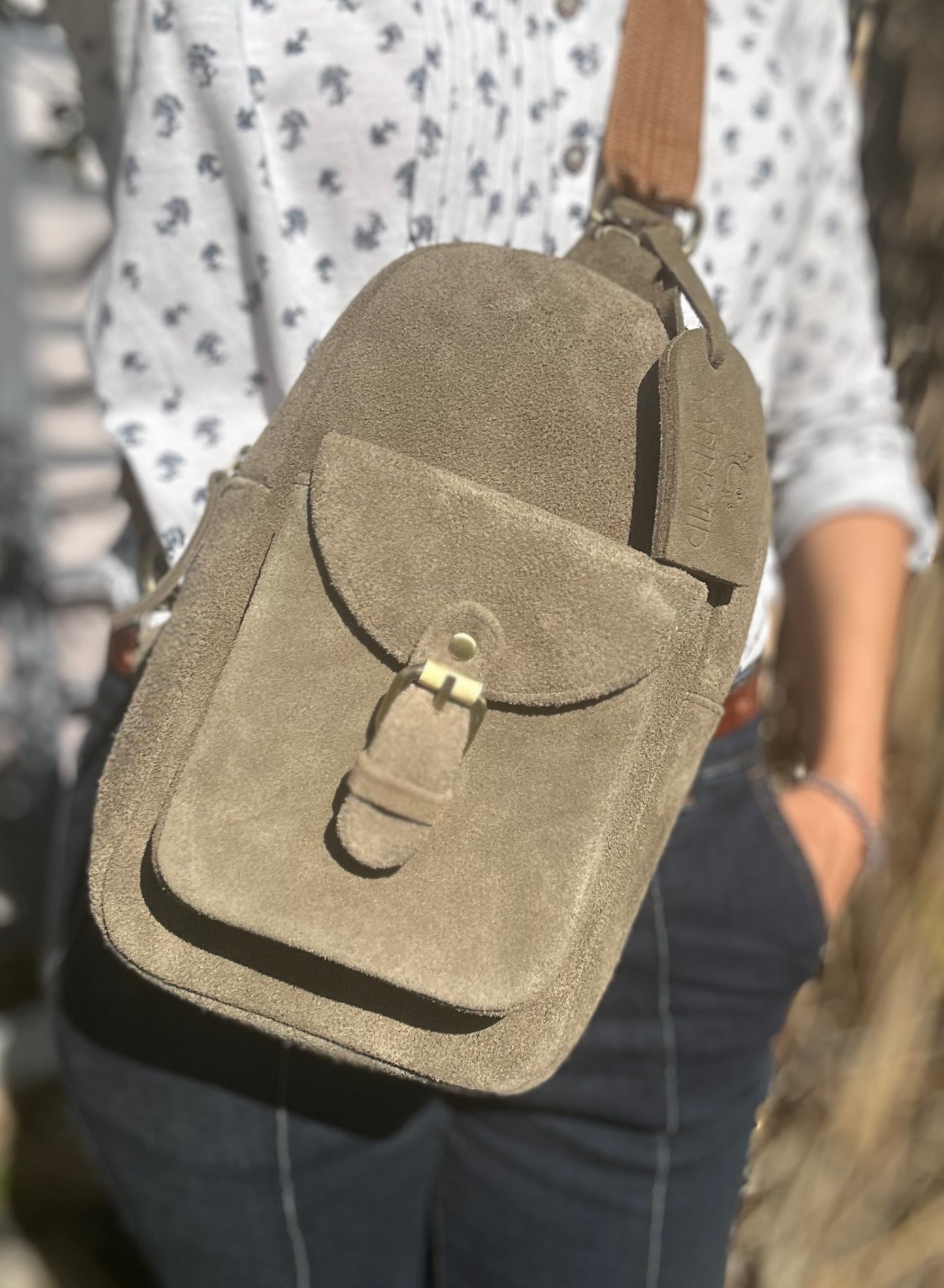 DABACHI - Cross Body Pack (Adventure, but make it stylish)