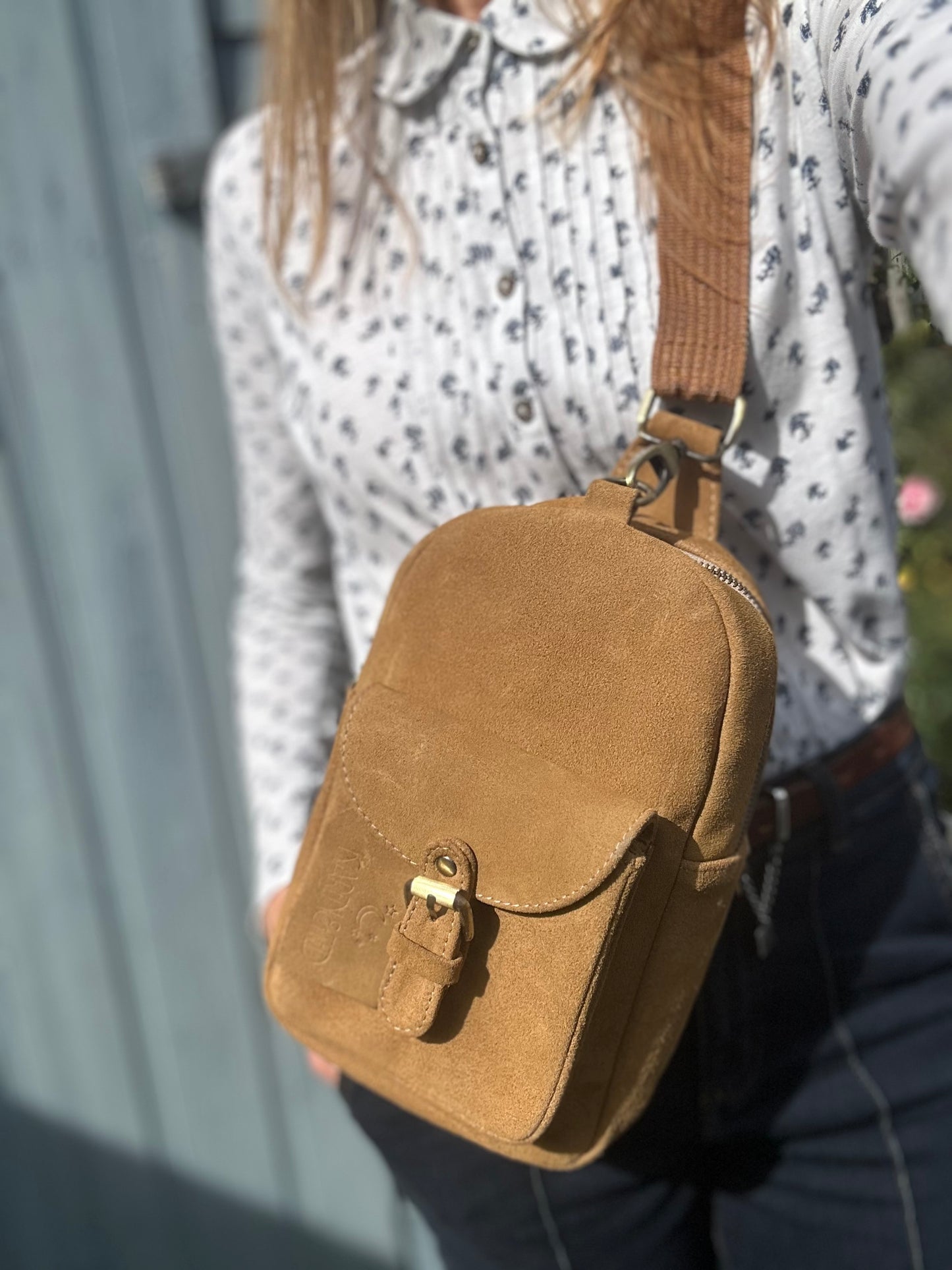 DABACHI - Cross Body Pack (Adventure, but make it stylish)