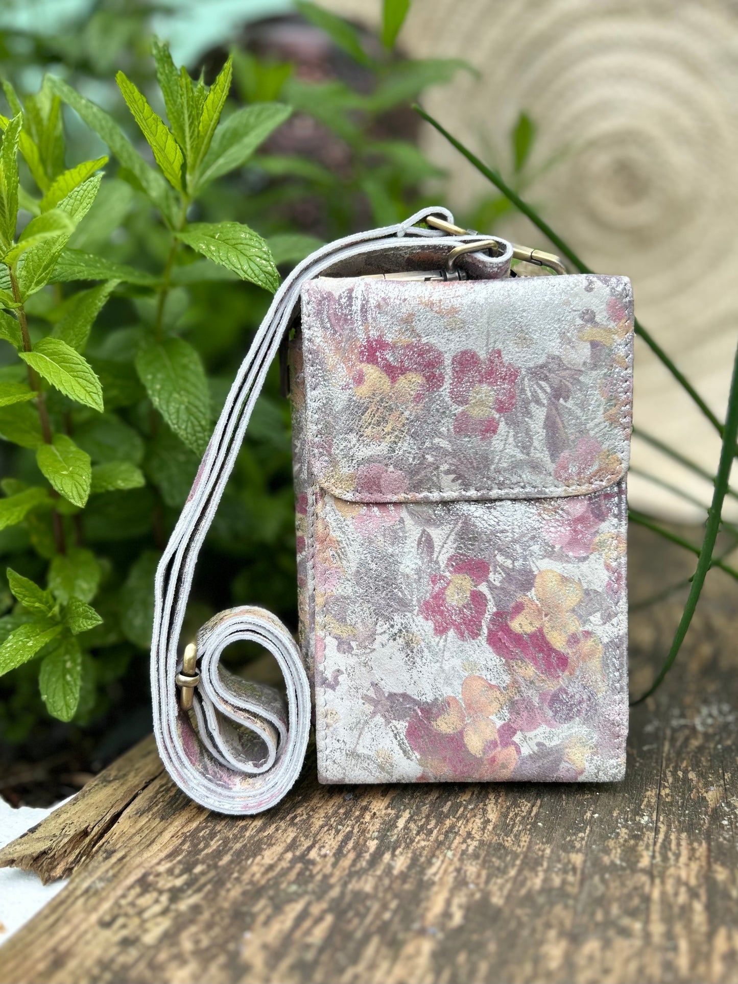 KASBAH - Phone/Wallet (Small but mighty)