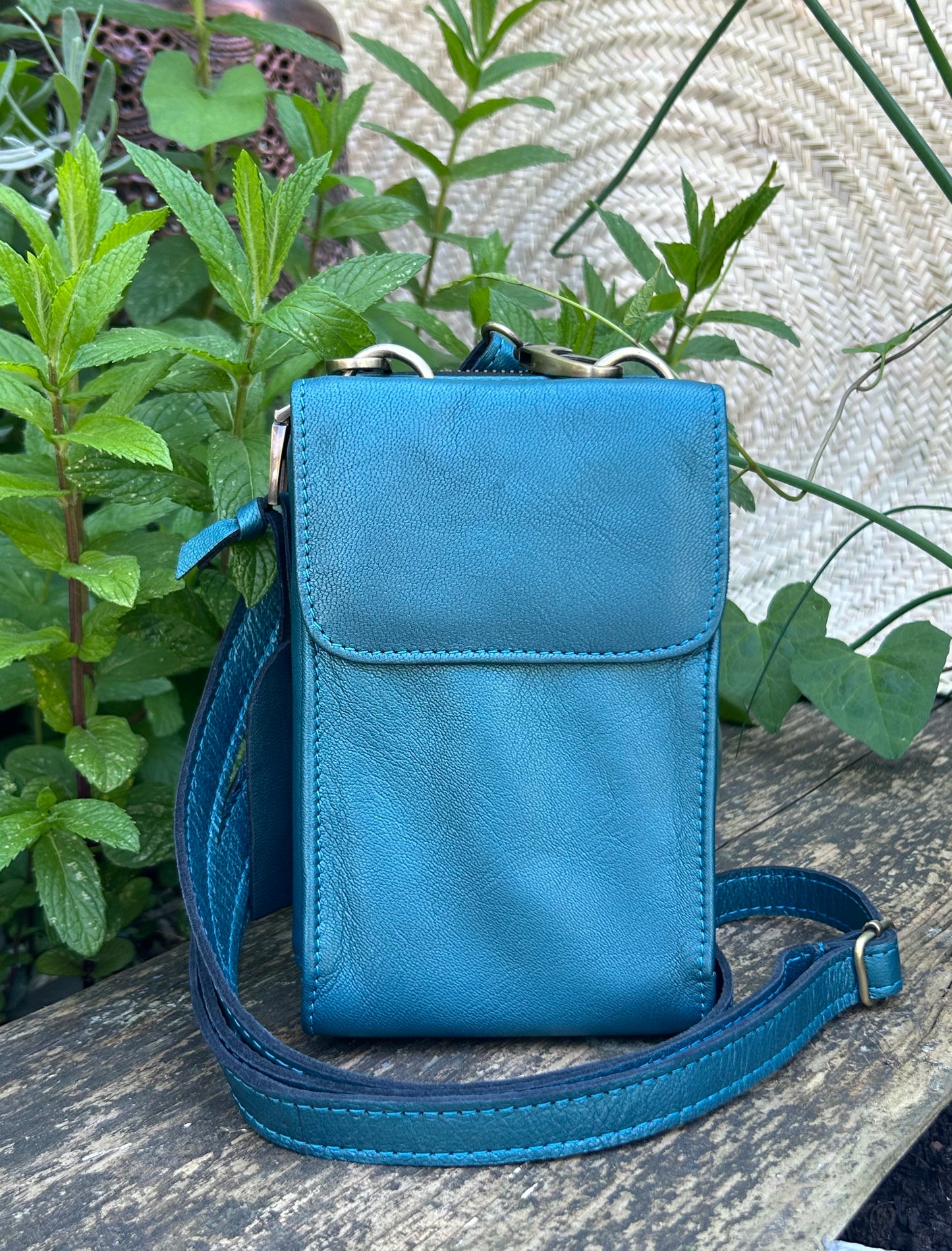 KASBAH - Phone/Wallet (Small but mighty)
