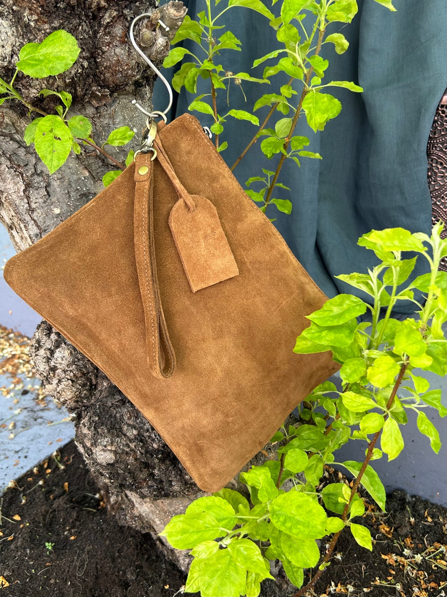 MENARA - Large Clutch