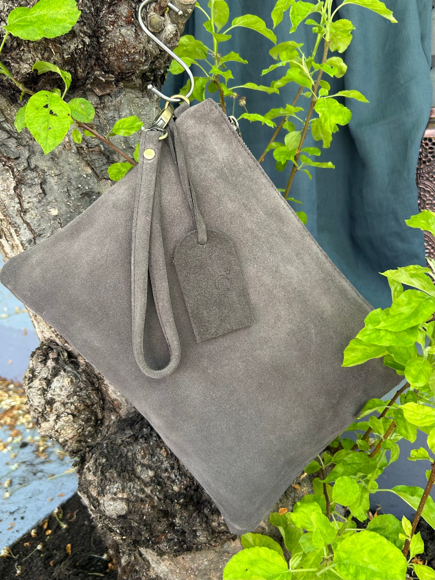 MENARA - Large Clutch