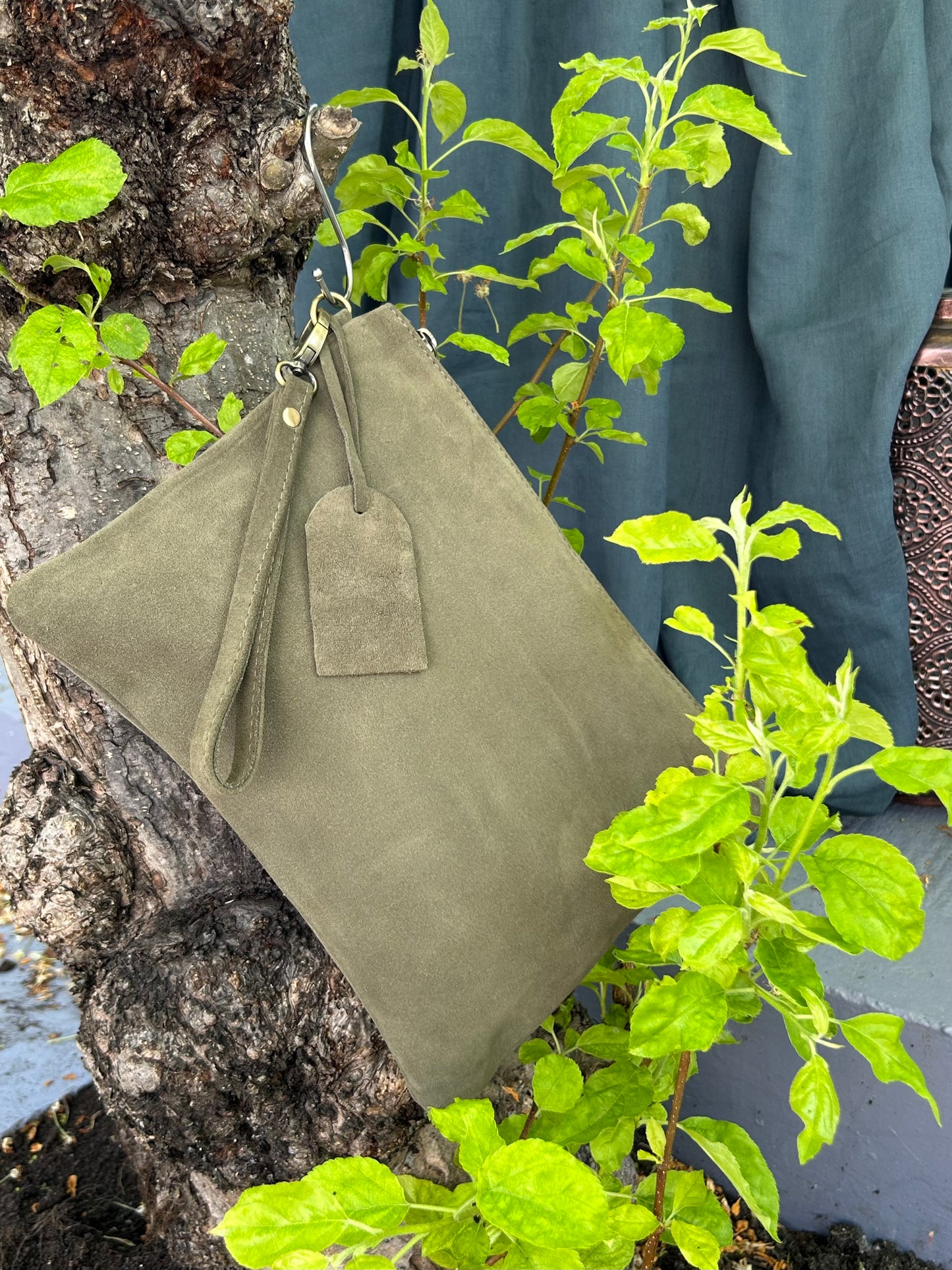 MENARA - Large Clutch