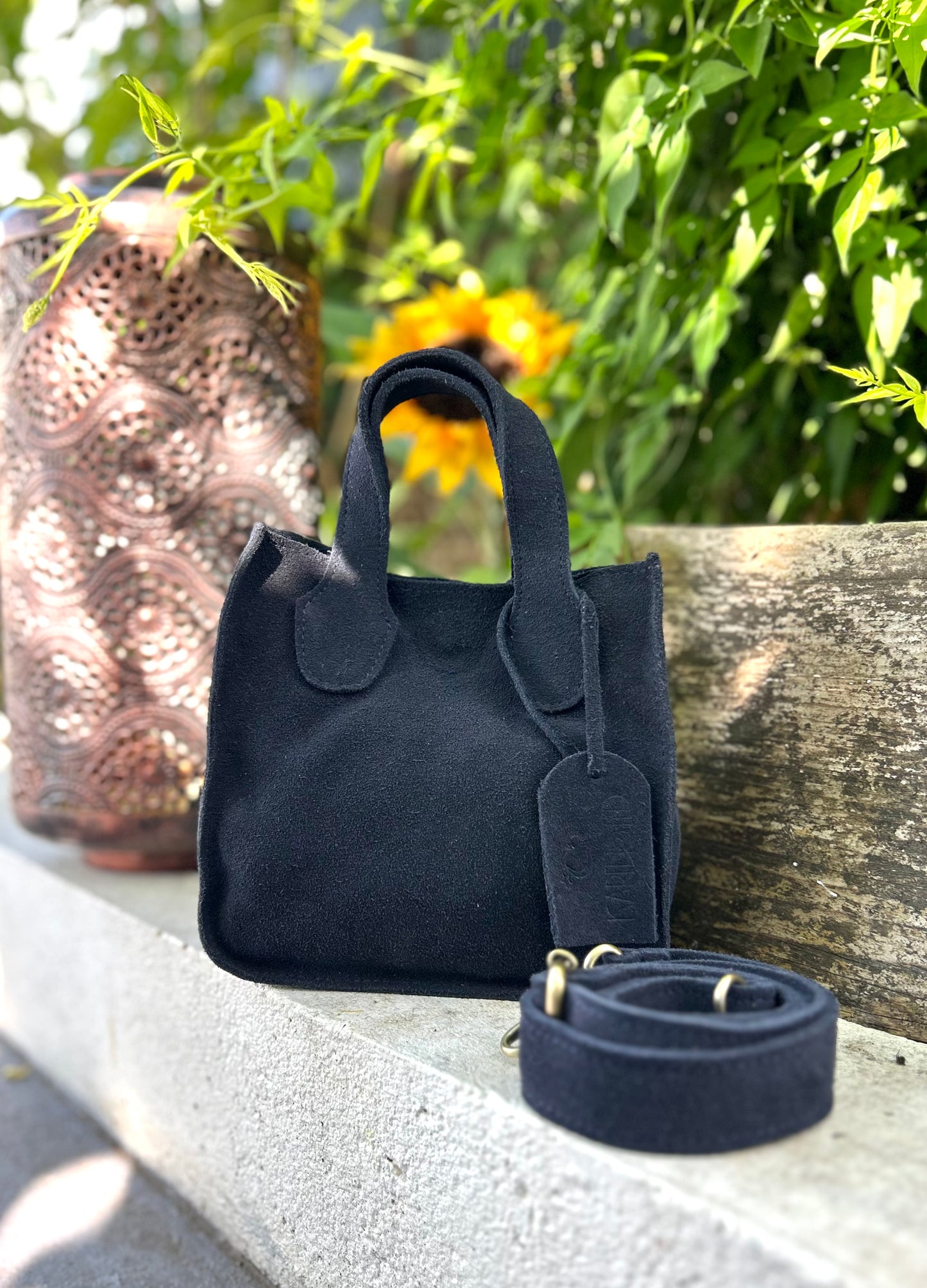 MIMOUN - Small Tote (Big Impact, Small Footprint)
