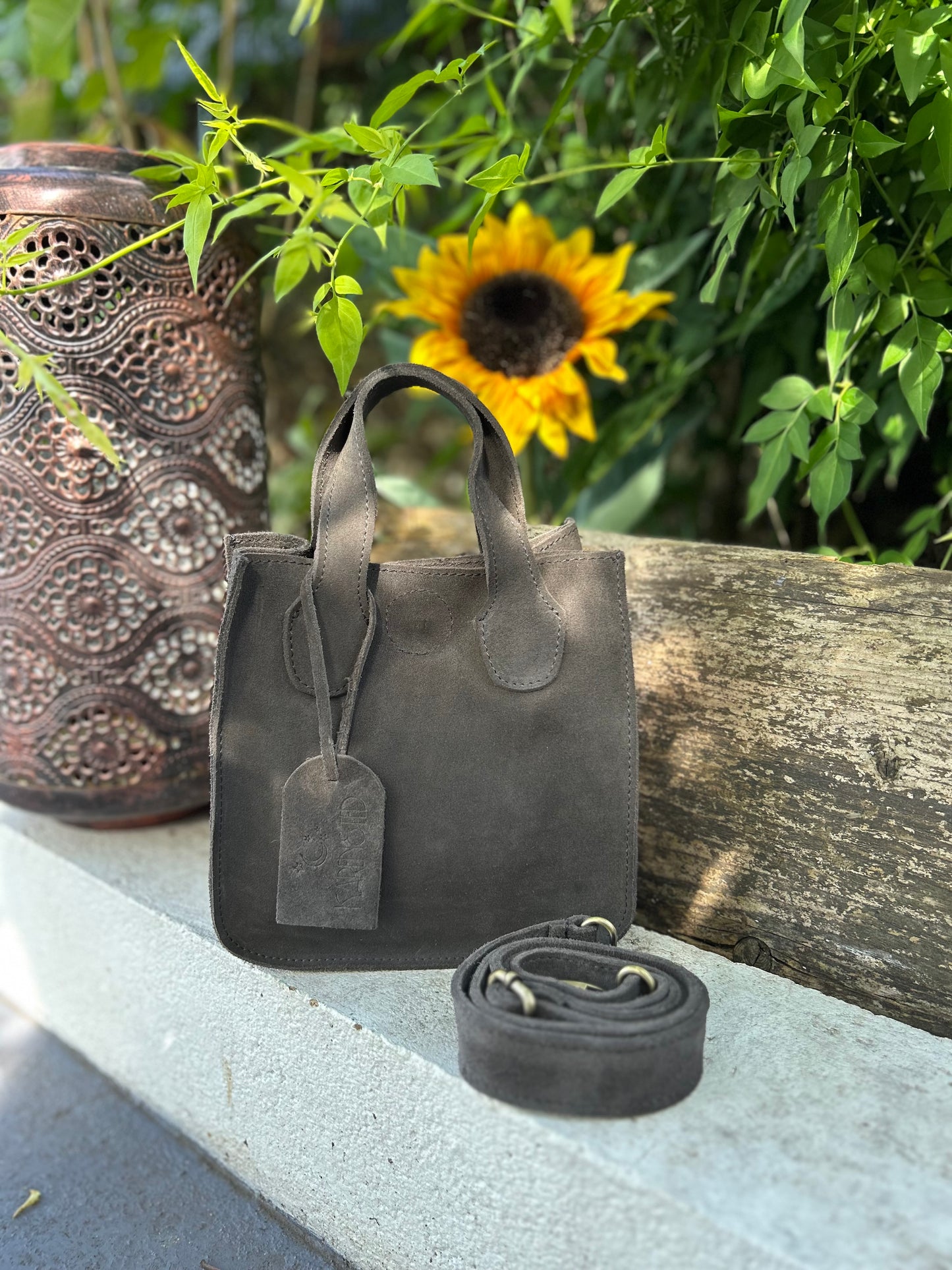MIMOUN - Small Tote (Big Impact, Small Footprint)