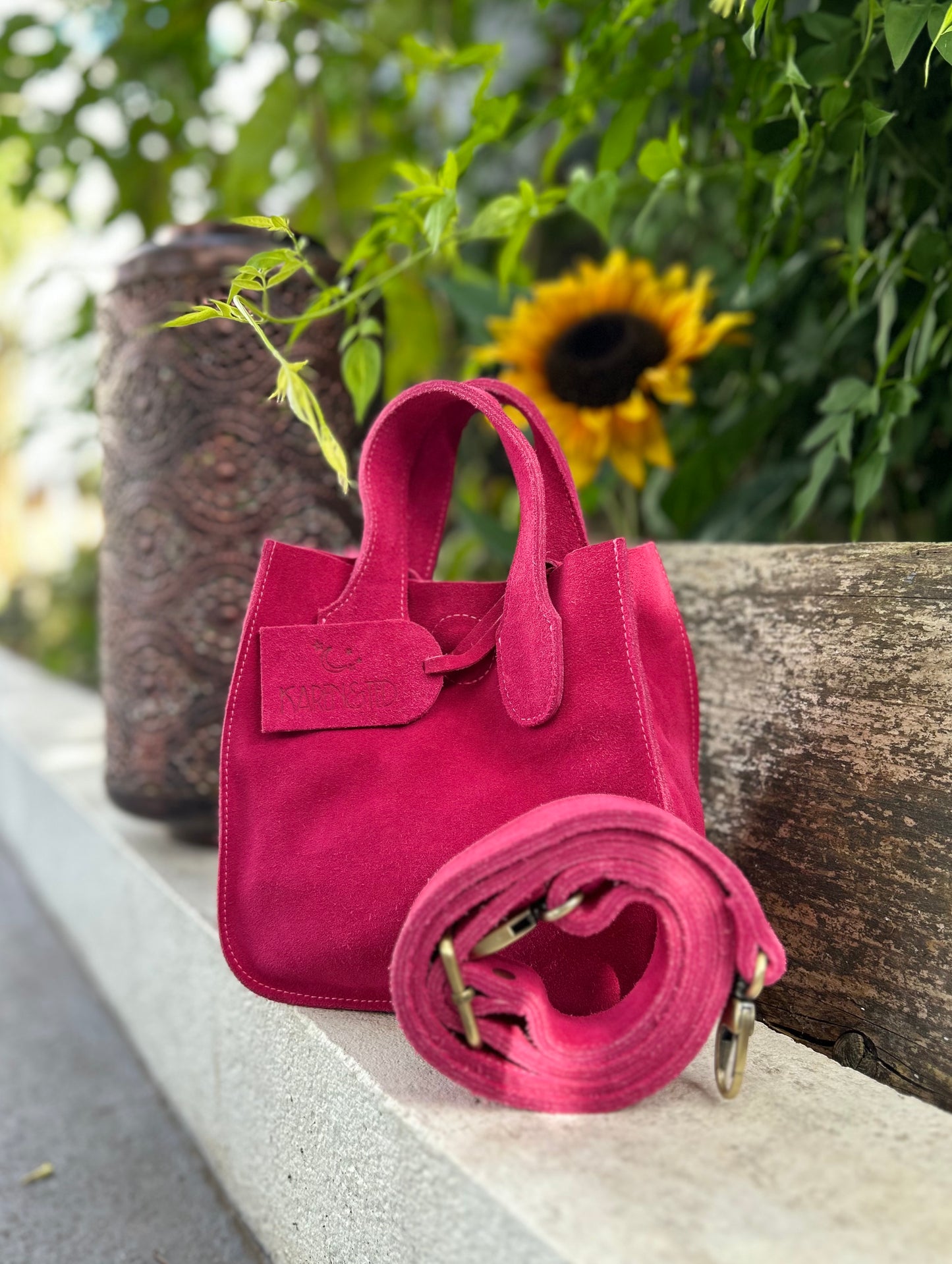 MIMOUN - Small Tote (Big Impact, Small Footprint)