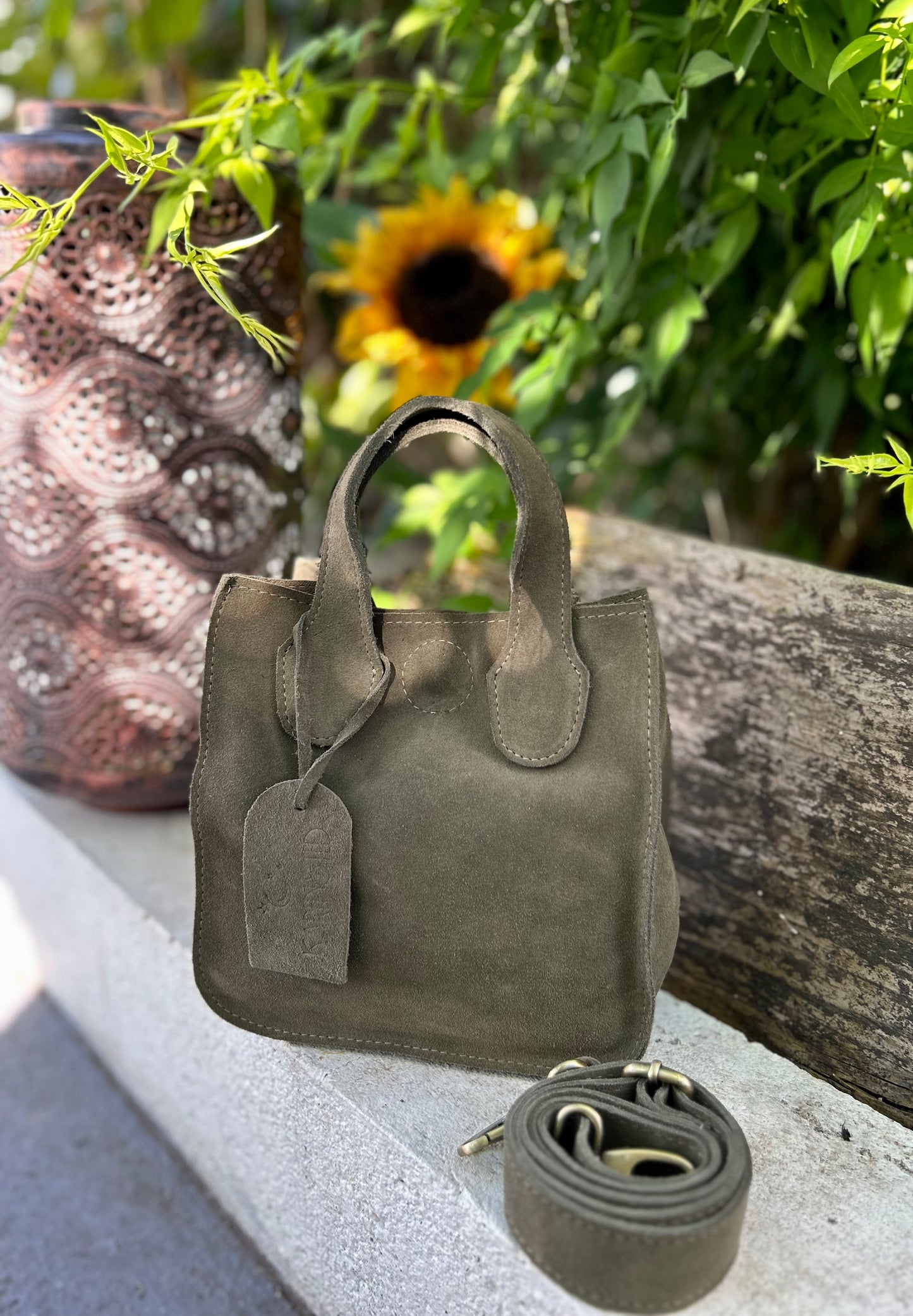 MIMOUN - Small Tote (Big Impact, Small Footprint)