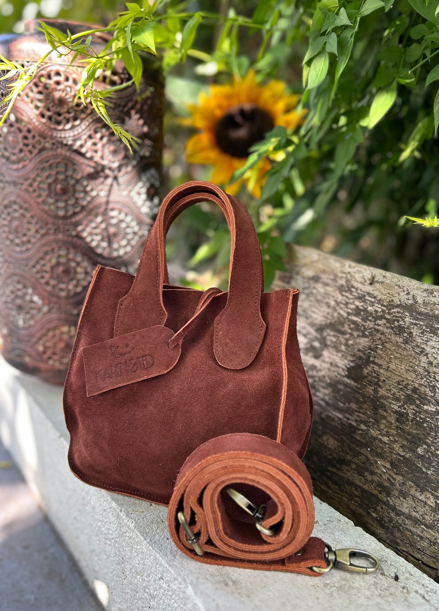 MIMOUN - Small Tote (Big Impact, Small Footprint)