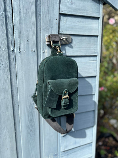 DABACHI - Cross Body Pack (Adventure, but make it stylish)