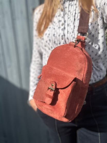 DABACHI - Cross Body Pack (Adventure, but make it stylish)